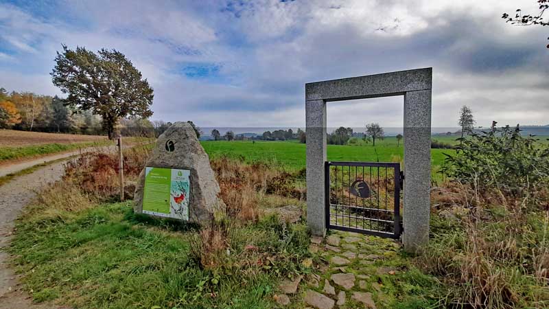 Findlingsweg Floß 15 info tor station findlingsweg floß waldnaab oberpfälzerwald