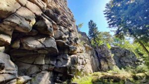 Vulkane, Moore und Granit - Die schönsten Geotope in der Oberpfalz 24 kleine felsenwanderung pfaben steinwald vogelfelsen ratfelsen räuberfelsen