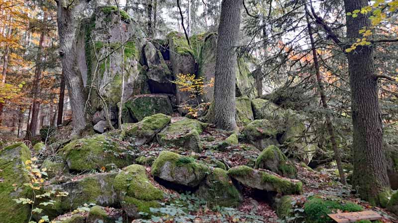 Leuchtenberg Wanderweg 1 ins Lerautal 8 felsen wolfslohklamm granit wanderweg 1 leuchtenberg oberpfälzer wald