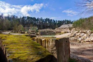 Vom Steinbruch Worzeldorf zum Alten Kanal 9 sandstein block burgsandstein nürnberg worzeldorf steinbruch