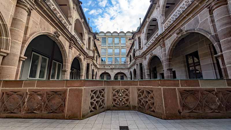 Vom Steinbruch Worzeldorf zum Alten Kanal 13 peller haus hof nürnberg egidienplatz altstadt martin ausflug