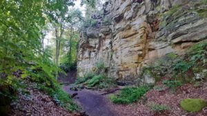 felsenwände teufelsschlucht ernzen eifel bitburg prüm eifelkreis wanderung teuflische acht