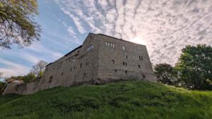 blick von aussen auf die salzburg bad neustadt unterfranken