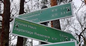 wegweiser markierung rundweg jagdfieber rieseneck thüringen